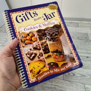 Gifts in A Jar Cookbook Goodies to‎ Mix and Bake DIY Bake Mixes Homemade Treats
